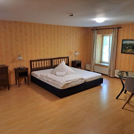 Hotel Restaurant El Greco Bei Der Taffingsmuehle Saarlouis Room photo